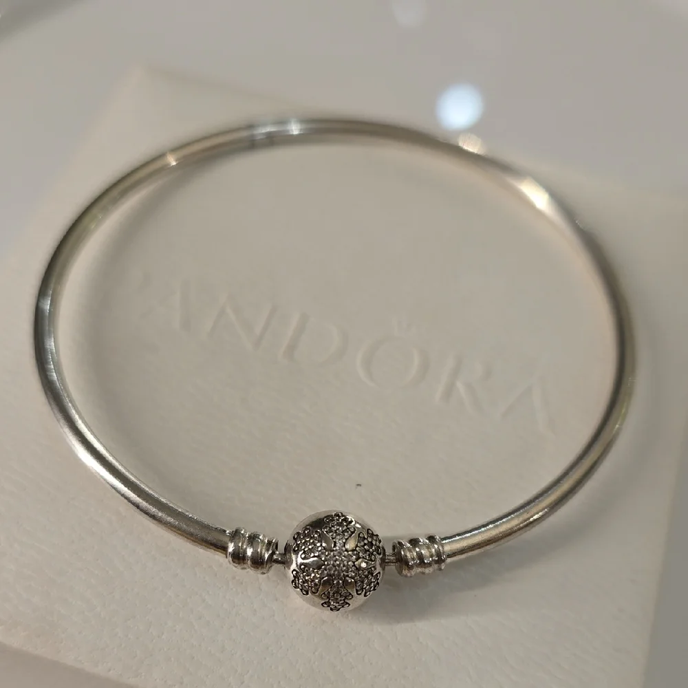 Authentic Pandora Bangle - Picture 1 of 3